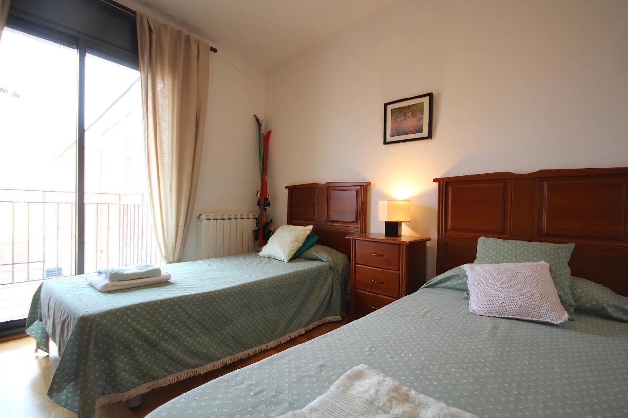 Ca L'Anna - Holiday Apartment Tremp Room photo